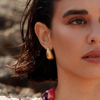 Boucles d’oreilles Naïade gouttes brossées dorées Hersée Hersée Paris 9